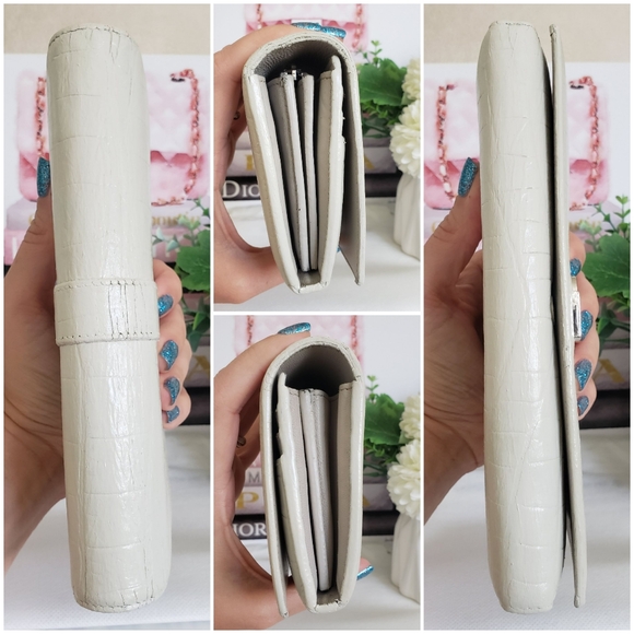 *SOLD* Authentic Pre-owned Yves Saint Laurent Croc Embossed Leather Flap Wallet - Picture 9 of 16